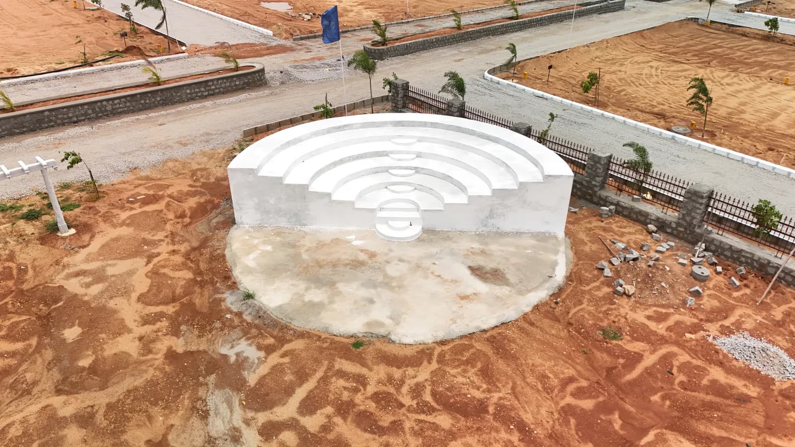 Circular amenity feature